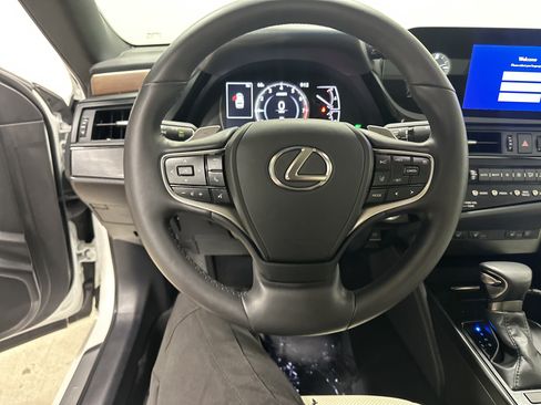 Certified 2025 Lexus ES 350 w/ Premium Package FWD image 18