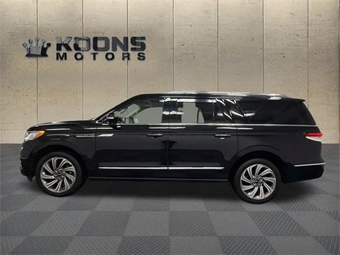 Used 2022 Lincoln Navigator L Reserve image 4