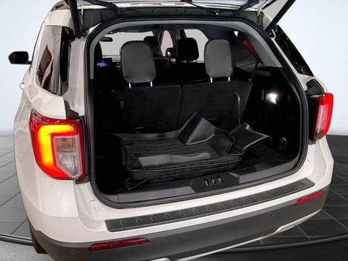 Used 2023 Ford Explorer XLT w/ Equipment Group 202A AWD/4WD image 5