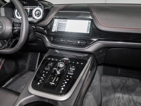 New 2026 Aston Martin DBX 707 image 27