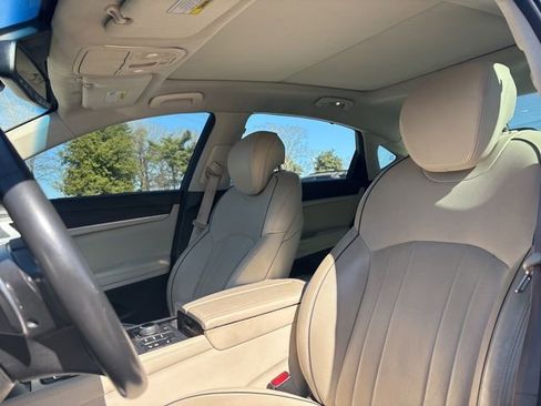 Used 2017 Genesis G80 3.8 w/ Option Group 03 image 8