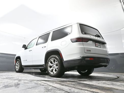 Used 2022 Jeep Wagoneer Series II image 55