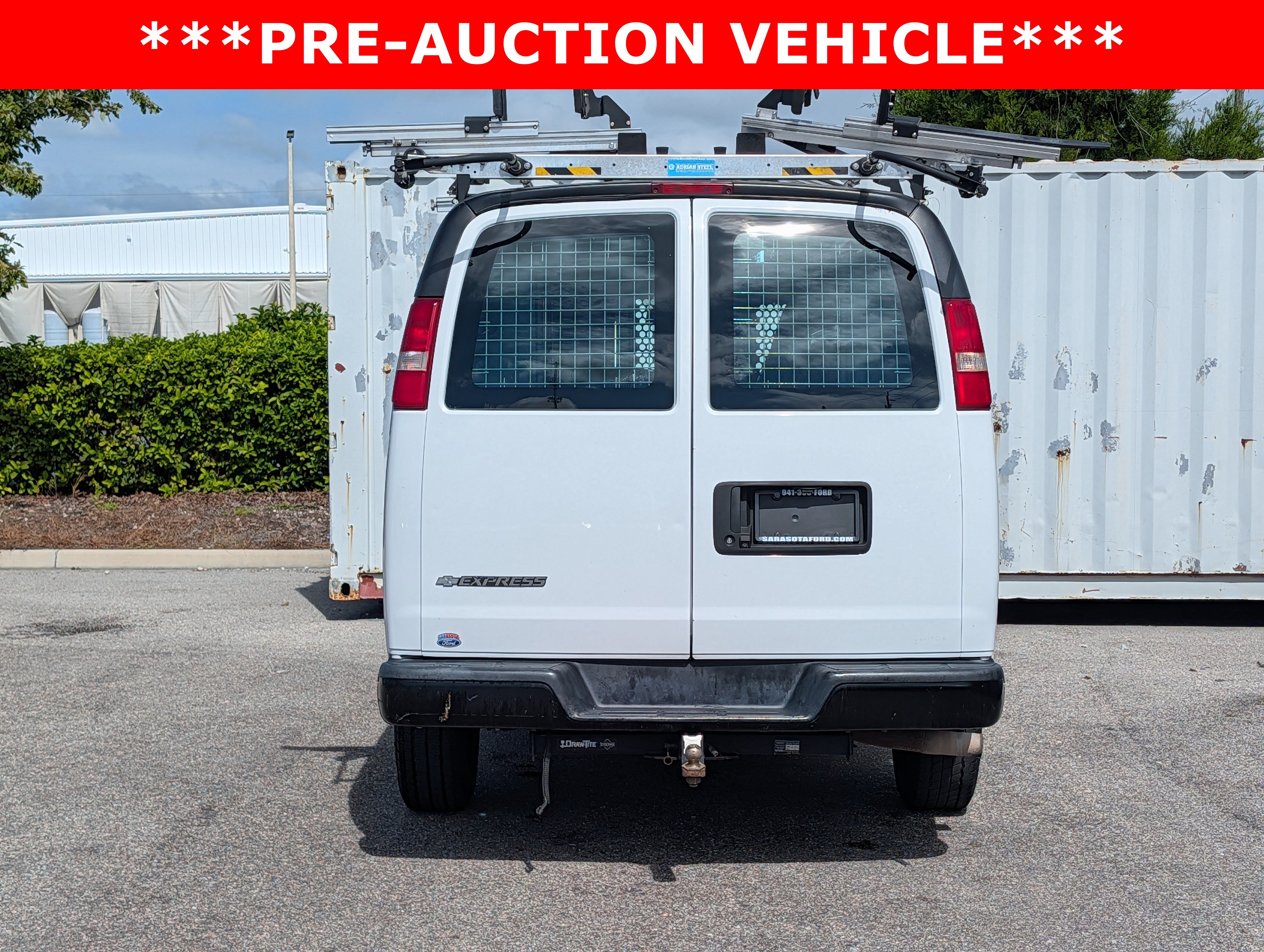 Used 2018 Chevrolet Express 2500 w/ Driver Convenience Package RWD image 6