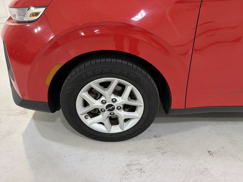 Used 2022 Kia Soul LX w/ Technology Package image 11