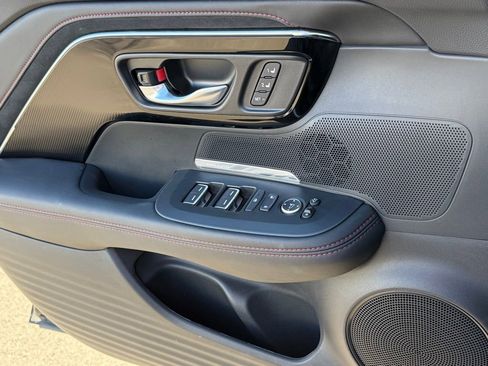 Certified 2025 Acura ADX A-Spec image 25