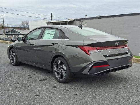 New 2026 Hyundai Elantra Limited image 4