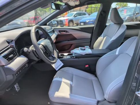 Used 2026 Toyota Camry SE w/ Convenience Package FWD image 13