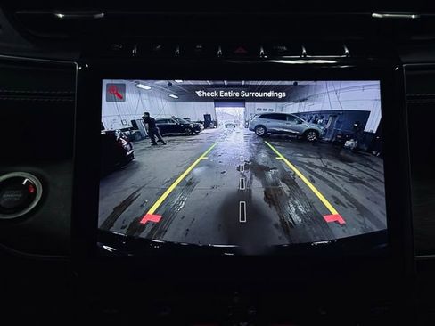 Used 2023 Jeep Grand Cherokee Limited w/ Black Appearance Package image 35