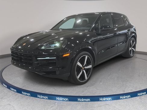 Used 2024 Porsche Cayenne AWD/4WD image 1