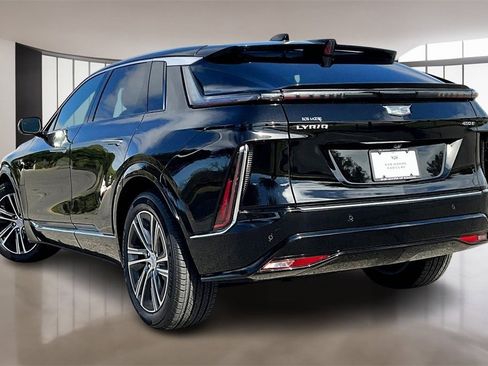 New 2025 Cadillac Lyriq Luxury image 3