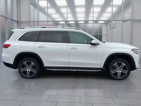 Used 2022 Mercedes-Benz GLS 450 4MATIC image 4