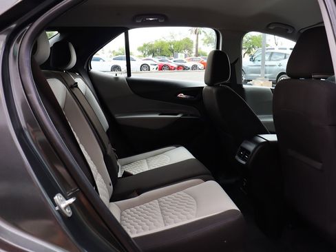 Used 2021 Chevrolet Equinox LS FWD image 27