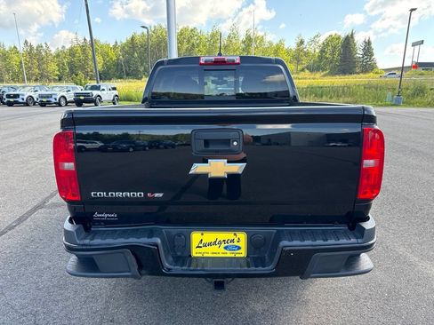 Used 2017 Chevrolet Colorado Z71 AWD/4WD image 2