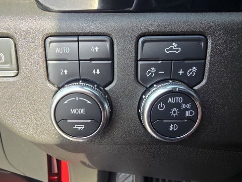 Used 2024 GMC Sierra 1500 Elevation w/ X31 Off-Road Package AWD/4WD image 18