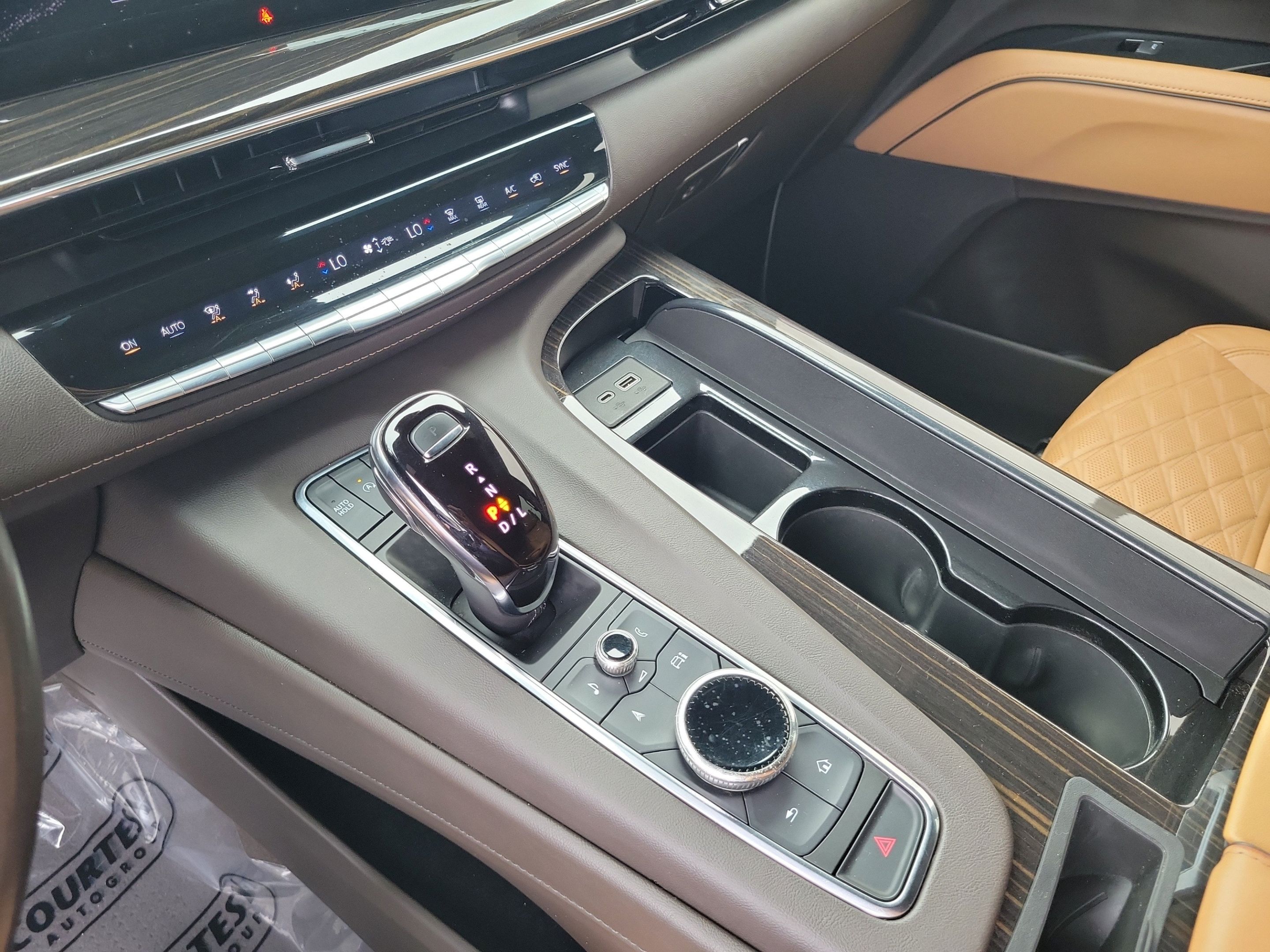 Used 2021 Cadillac Escalade Premium Luxury w/ Driver Assist Tech Package AWD/4WD image 20