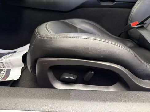 Used 2019 Chevrolet Corvette Stingray Coupe w/ 1LT image 13