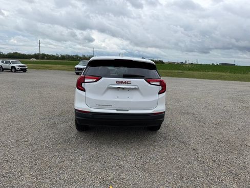 Used 2022 GMC Terrain SLE FWD image 4
