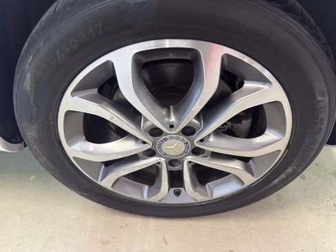 Used 2017 Mercedes-Benz C 300 4MATIC Sedan image 33