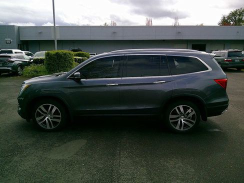 Used 2016 Honda Pilot Touring image 2