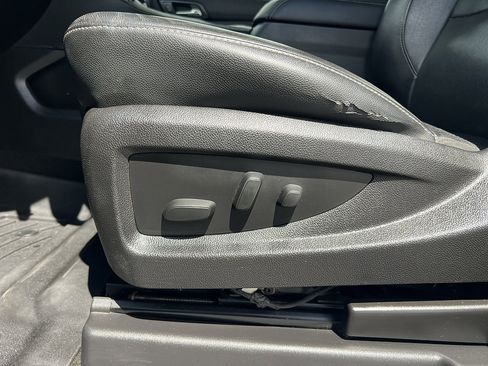 Used 2017 GMC Yukon XL SLT AWD/4WD image 29