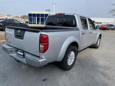 Used 2019 Nissan Frontier SV image 7