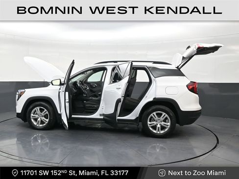 Used 2023 GMC Terrain SLE w/ Driver Convenience Package image 31