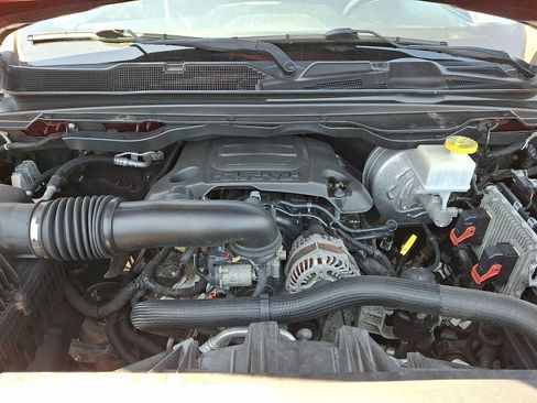 Used 2019 RAM 1500 Big Horn AWD/4WD image 26