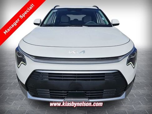 New 2025 Kia Niro EX image 2