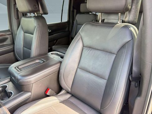 Used 2021 Chevrolet Suburban Z71 w/ Z71 Off-Road Package image 22