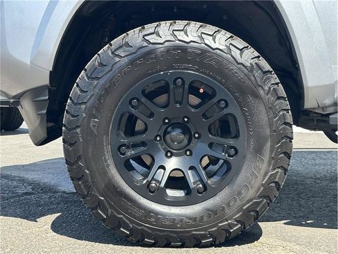 Used 2019 Toyota Tacoma SR5 AWD/4WD image 28