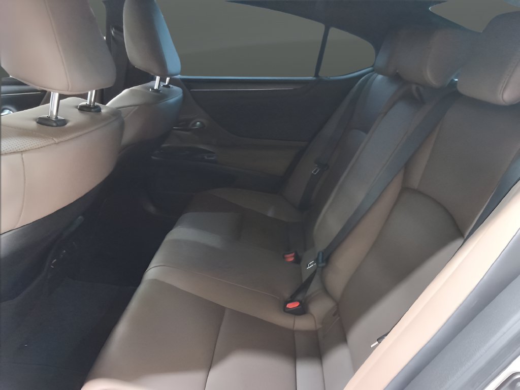 Used 2023 Lexus ES 350 w/ Premium Package FWD image 13
