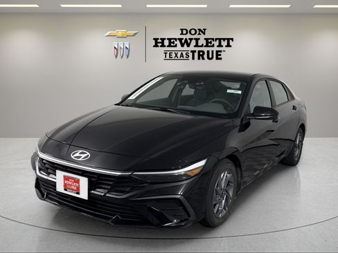 Used 2024 Hyundai Elantra SEL FWD image 1
