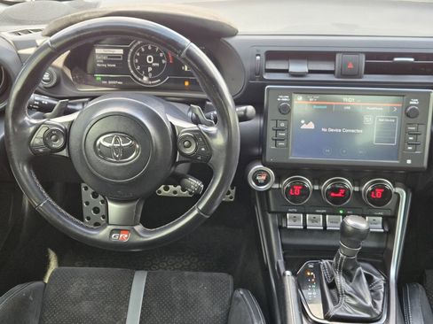 Used 2022 Toyota GR86 Premium RWD image 33