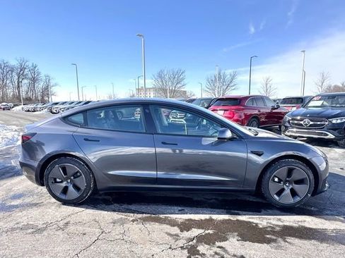 Used 2021 Tesla Model 3 Standard Range Plus image 11