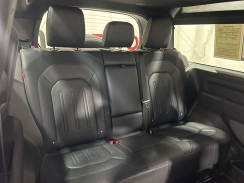 Used 2022 Land Rover Defender 90 X-Dynamic SE image 14