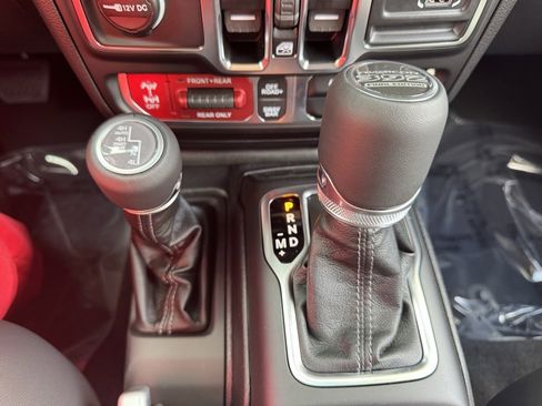 New 2025 Jeep Wrangler Unlimited Rubicon 392 image 32