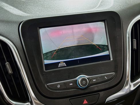 Used 2021 Chevrolet Equinox LT AWD/4WD image 3