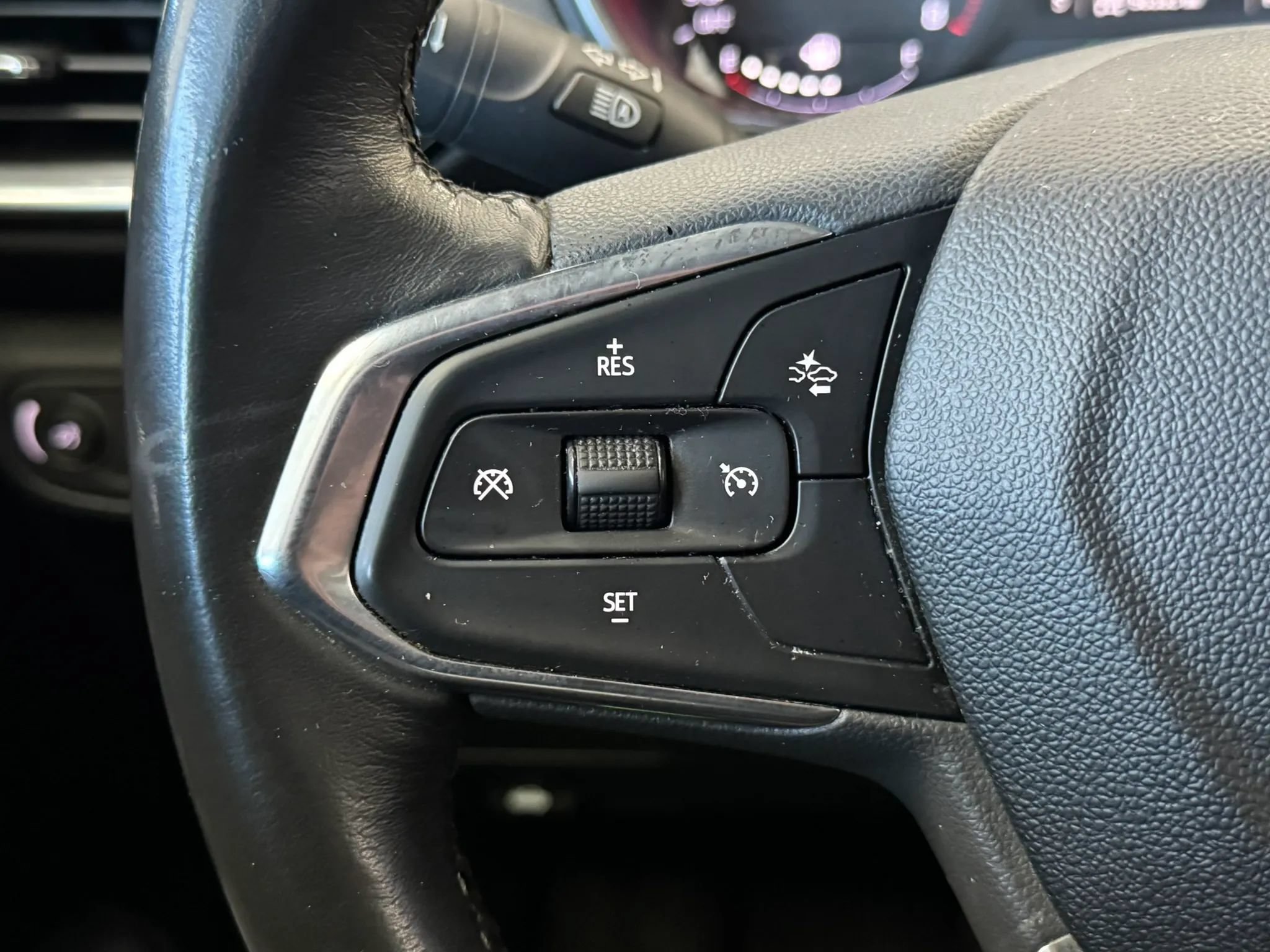 Used 2021 Chevrolet TrailBlazer LT w/ Premium Seating Package AWD/4WD image 53