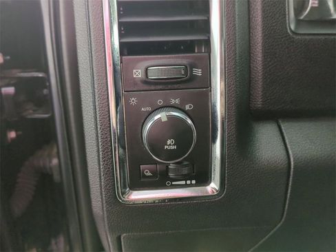 Used 2013 RAM 1500 Laramie w/ Convenience Group image 17