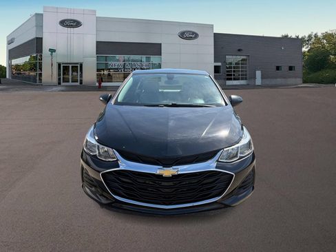 Used 2019 Chevrolet Cruze LS FWD image 3