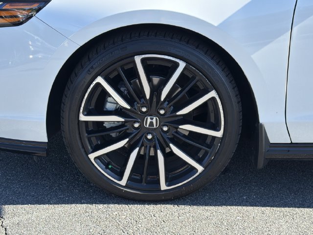 Used 2023 Honda Accord Touring image 13
