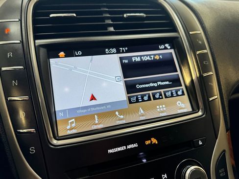 Used 2017 Lincoln MKX Reserve w/ Luxury Package image 22