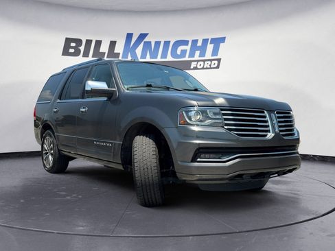 Used 2016 Lincoln Navigator Select RWD image 7