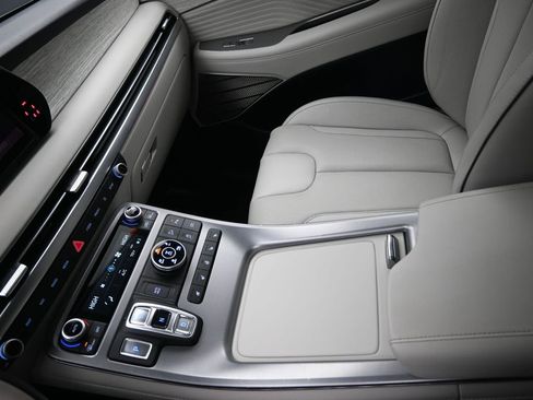 Used 2024 Hyundai Palisade Calligraphy image 20