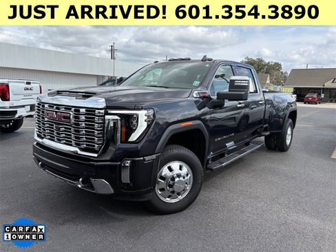 Used 2024 GMC Sierra 3500 Denali w/ Technology Package image 1