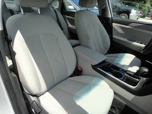 Used 2019 Hyundai Sonata SE FWD image 14