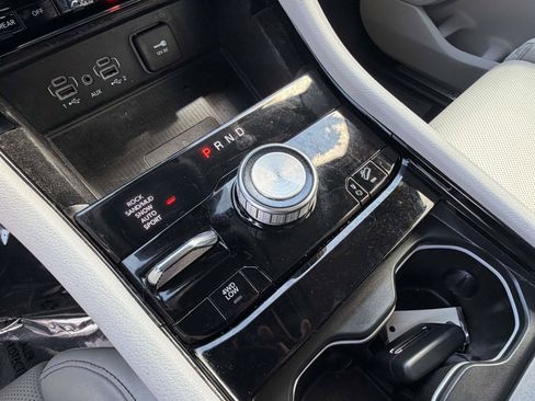 Used 2021 Jeep Grand Cherokee L Overland w/ Luxury Tech Group IV AWD/4WD image 14