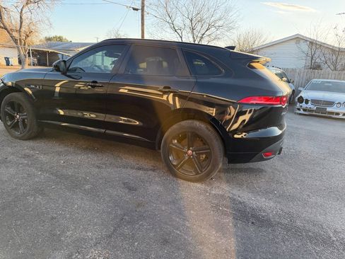 Used 2017 Jaguar F-PACE R-Sport image 14