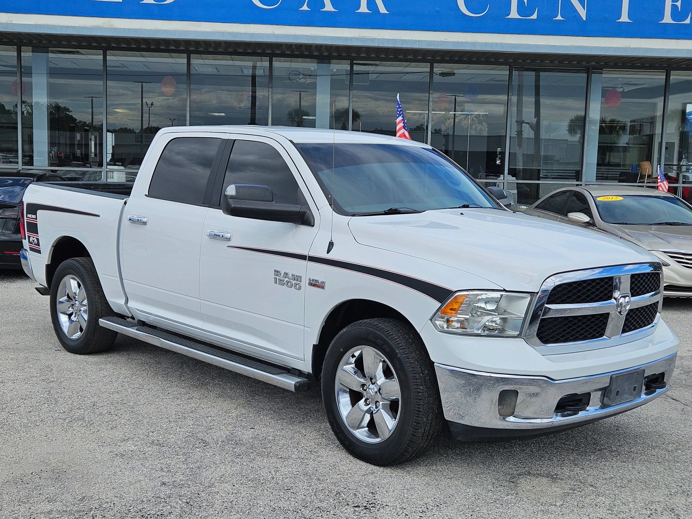 Used 2018 RAM 1500 Classic SLT AWD/4WD image 18