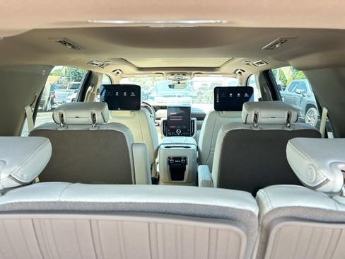 New 2026 GMC Yukon Denali w/ Advanced Technology Package AWD/4WD image 13